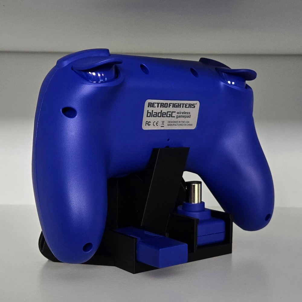 Retro Fighters BattlerGC Wireless GameCube Controller Stand - 3d printed