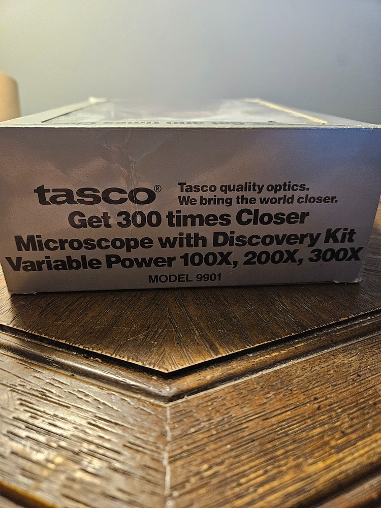 Tasco 300 Power Microscope Variable With Discovery Kit
