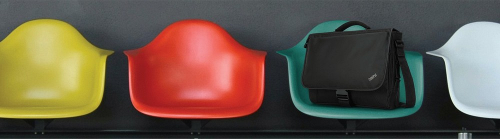 Lenovo ThinkPad 15.6" Essential Messenger Case - Black