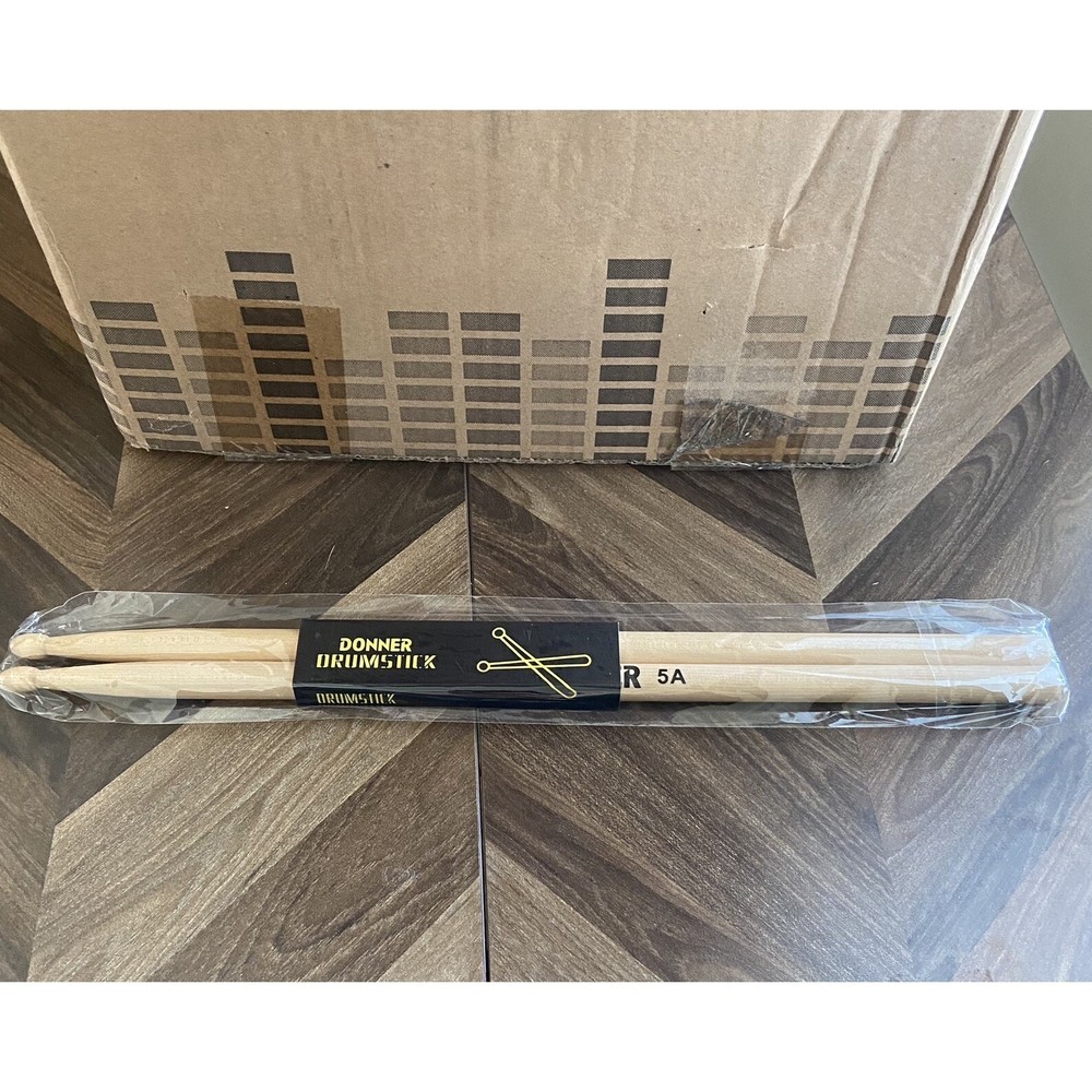 Padded Adjustable Drum Seat /Stool, with 5A Drumsticks