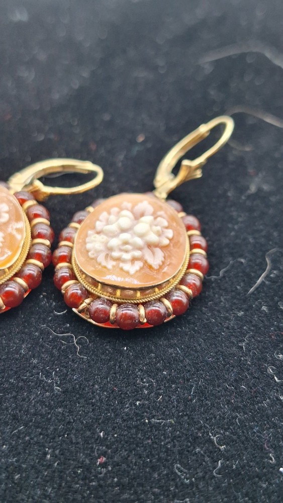 14k Gold Scrap Garnet Shell Cameo Earrings