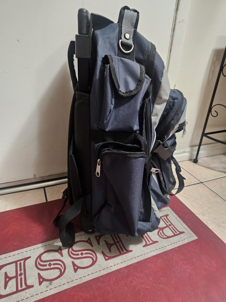 Everest rolling backpack