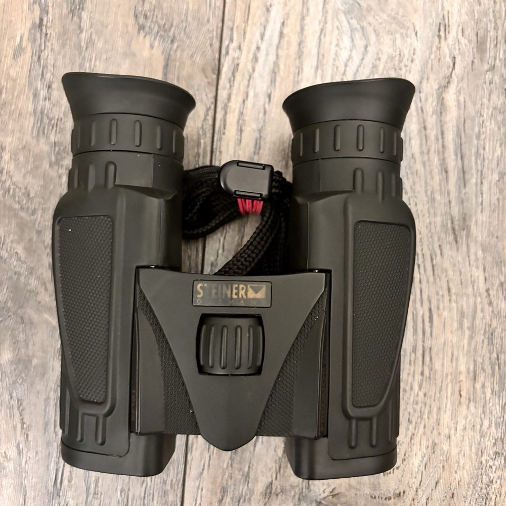 Steiner Predator Pro 10x26 Binoculars with Case