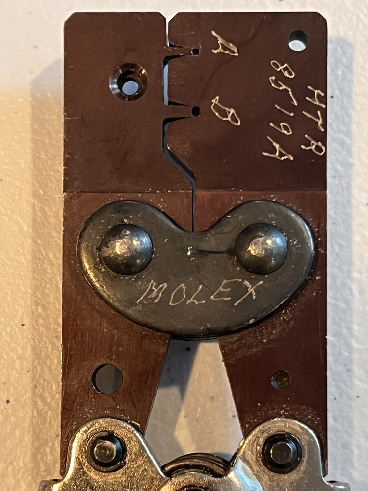 MOLEX HTR 8519A Hand Crimping Tool