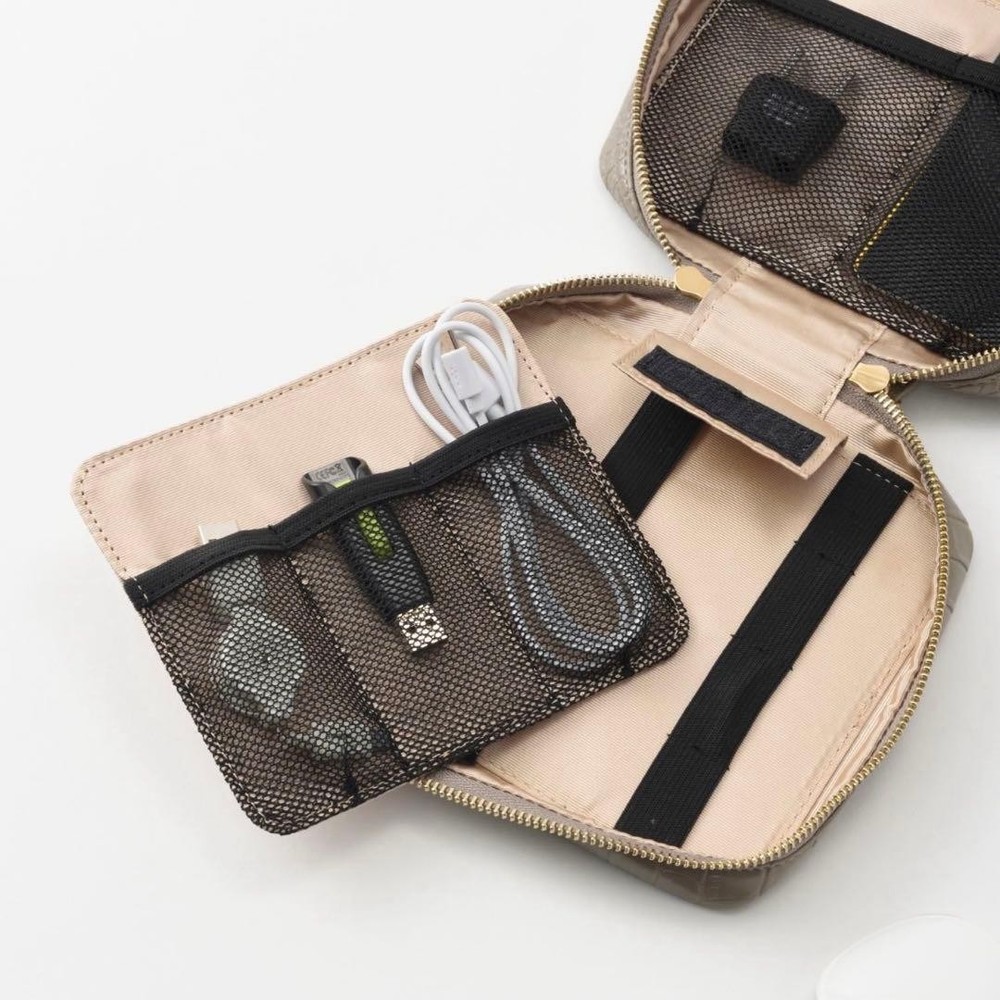 IDEA International Assistance Gadget Pouch