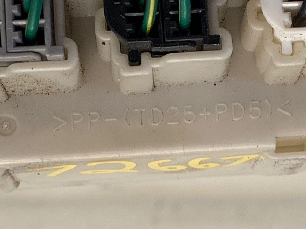 2009 GMC W4500 Fuse Panel (628-10319)