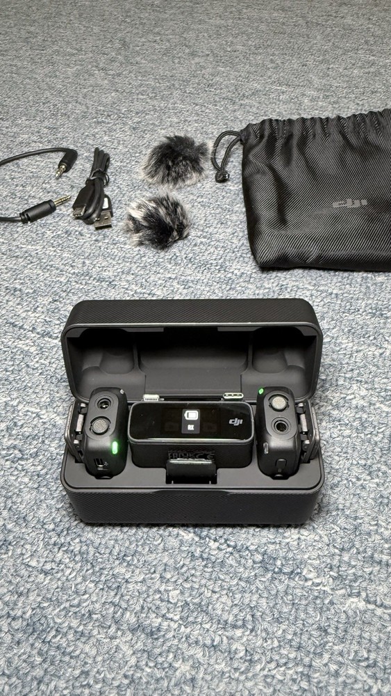 DJI Mic 1 2TX+1RX with Charging Case Microphone Accessory (2 Mics 1 Transmitter)