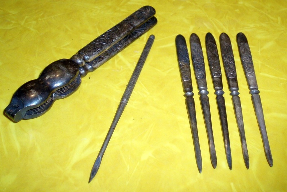 ANTIQUE VICTORIAN ROGER BROS SILVER PLATE NUTCRACKER PICK SET NUT CRACKERS