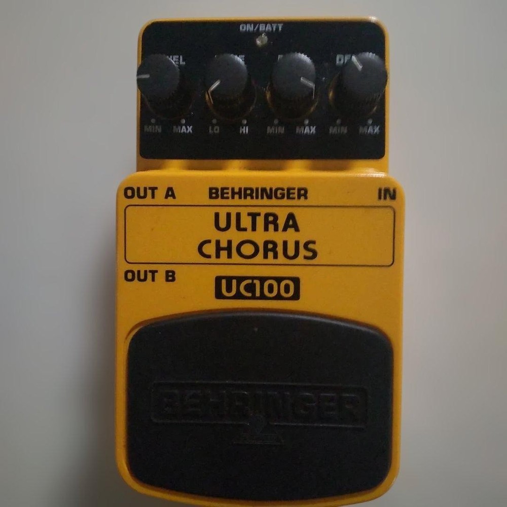 Behringer ultra chorus UC100