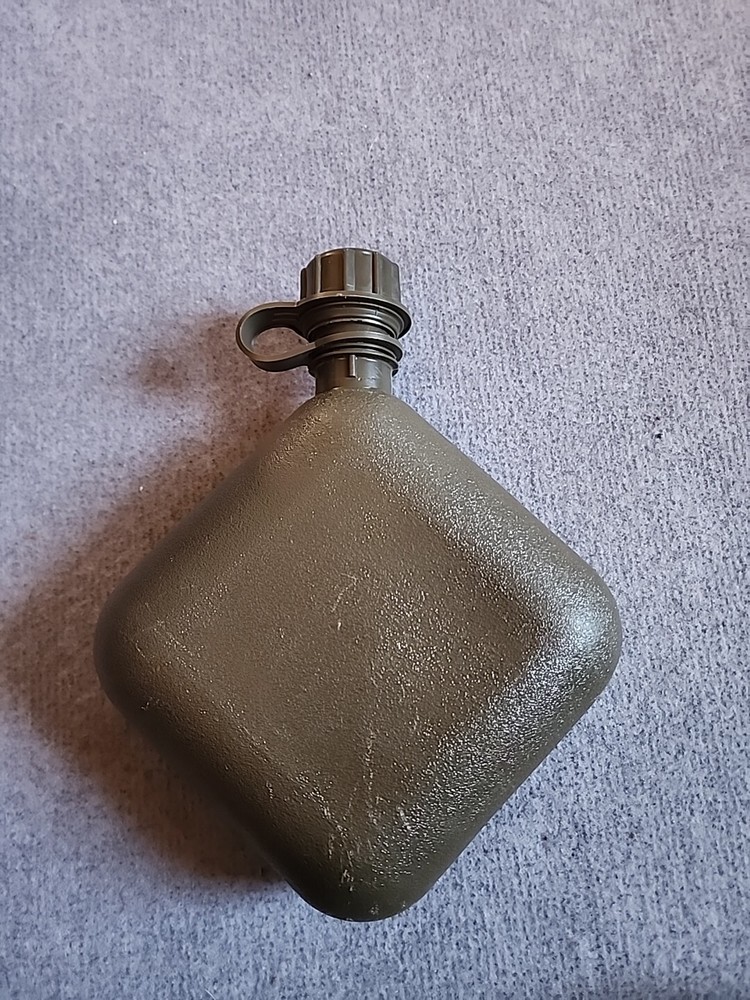 US GI Two Quart Canteen Bladder Tan