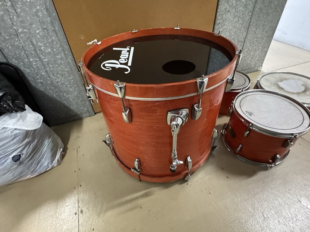 Pearl 4-piece Export Peries Drum set