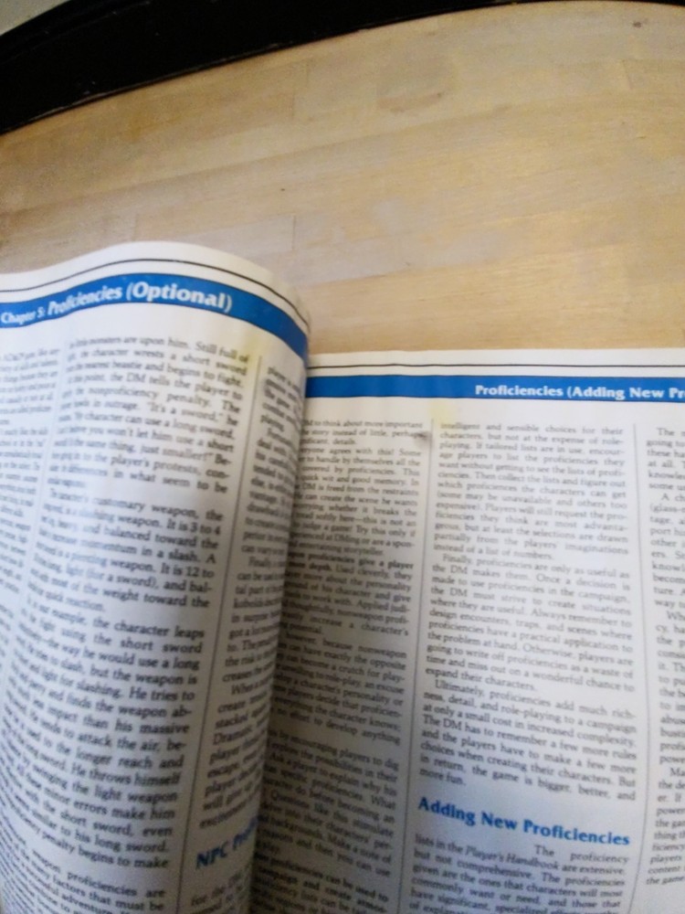 AD&D 2nd Ed Dungeon Master's Guide (3rd) Fair Condition. *Read Descript. Was Wet
