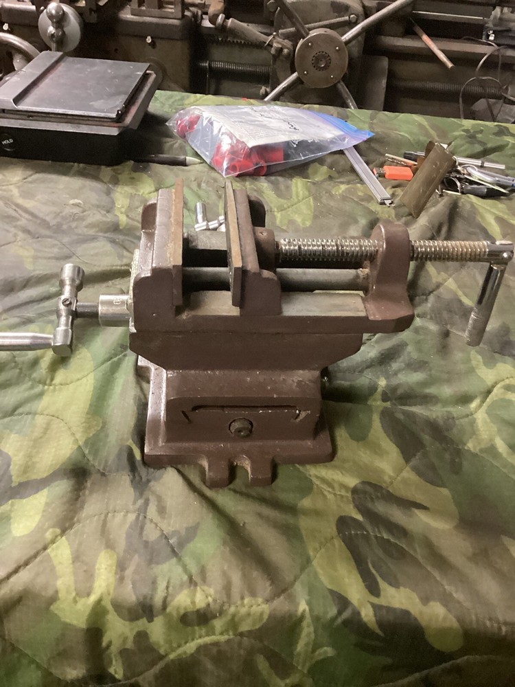 100 DRILL PRESS MILLING VISE Works fine Tabletop