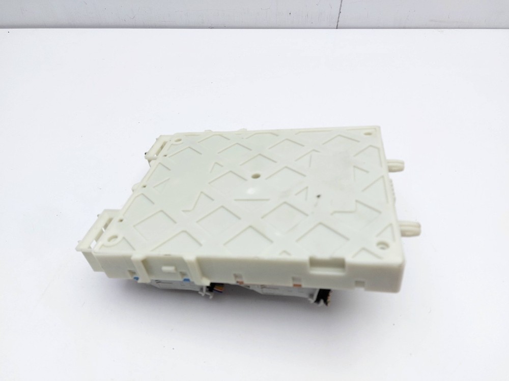 FUSE RELAY BOX 31453131 VOLVO V40 2016