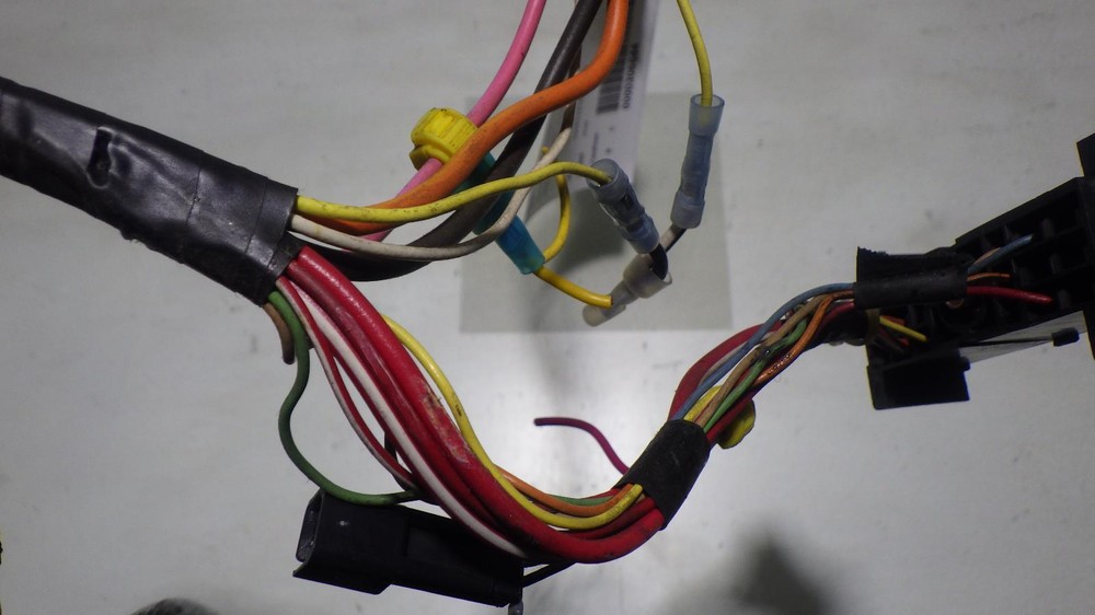 02 GMC YUKON Ignition W/Key