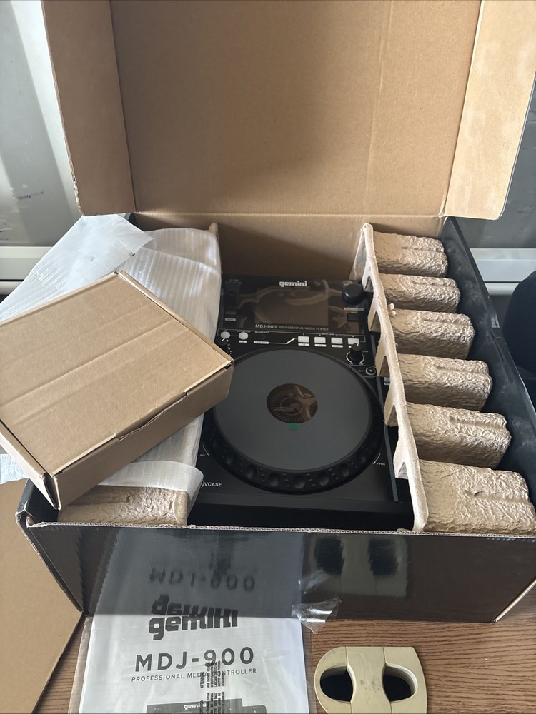 Gemini MDJ-900 USB Media Player and MIDI Controller - NEW