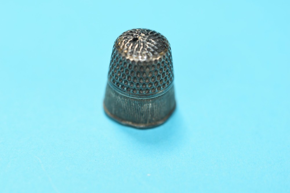 Vintage Sterling Silver Thimble 9 with Hallmark inside -- 2067