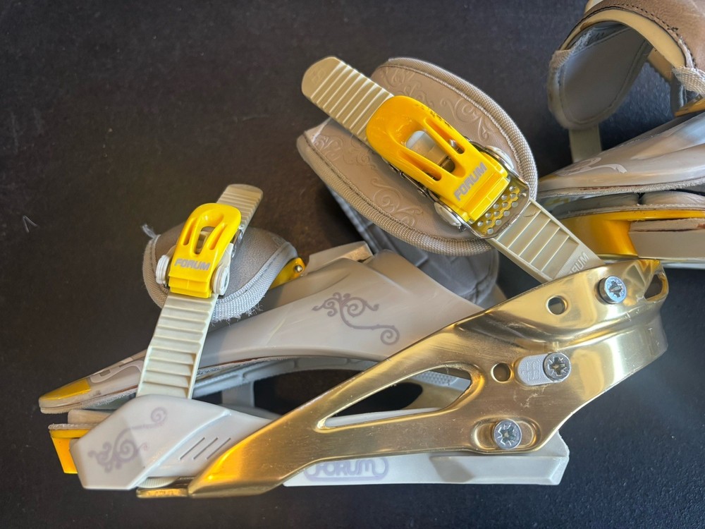 Vintage Forum Gray & Gold Large Snowboard Bindings
