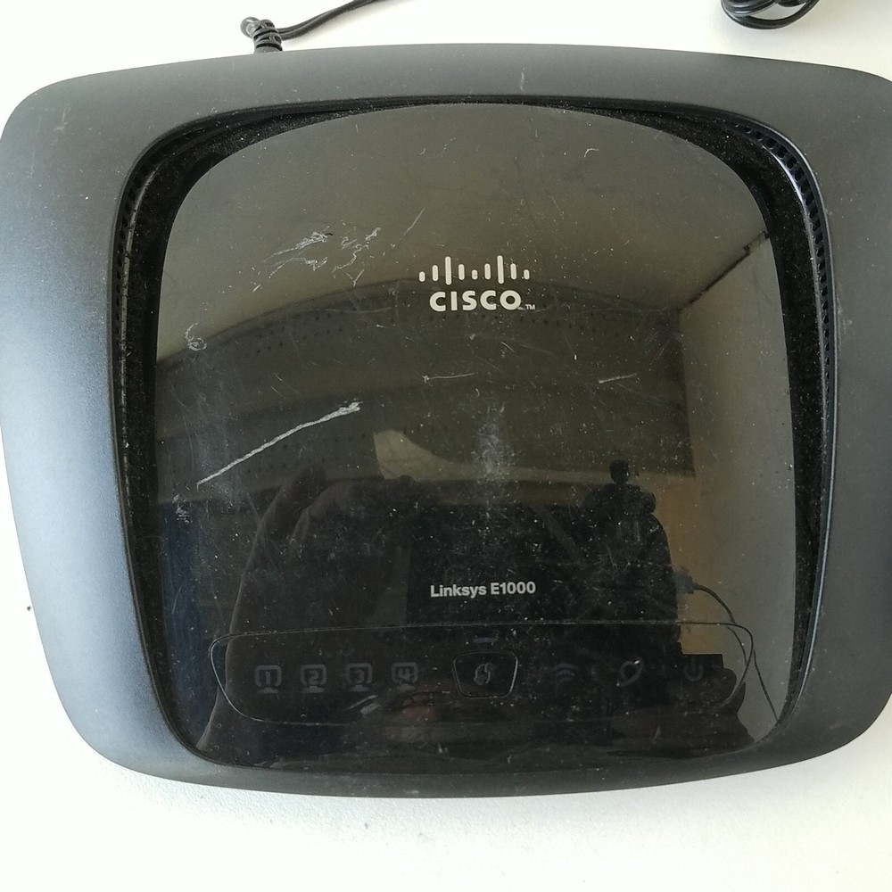 Cisco Linksys E1000 Wireless Router 4 Port