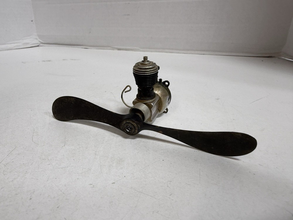 Cox Gas Powered Motor with thimble drome Propeller