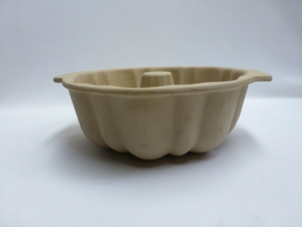 Pampered Chef Stoneware Cake Baking Pan