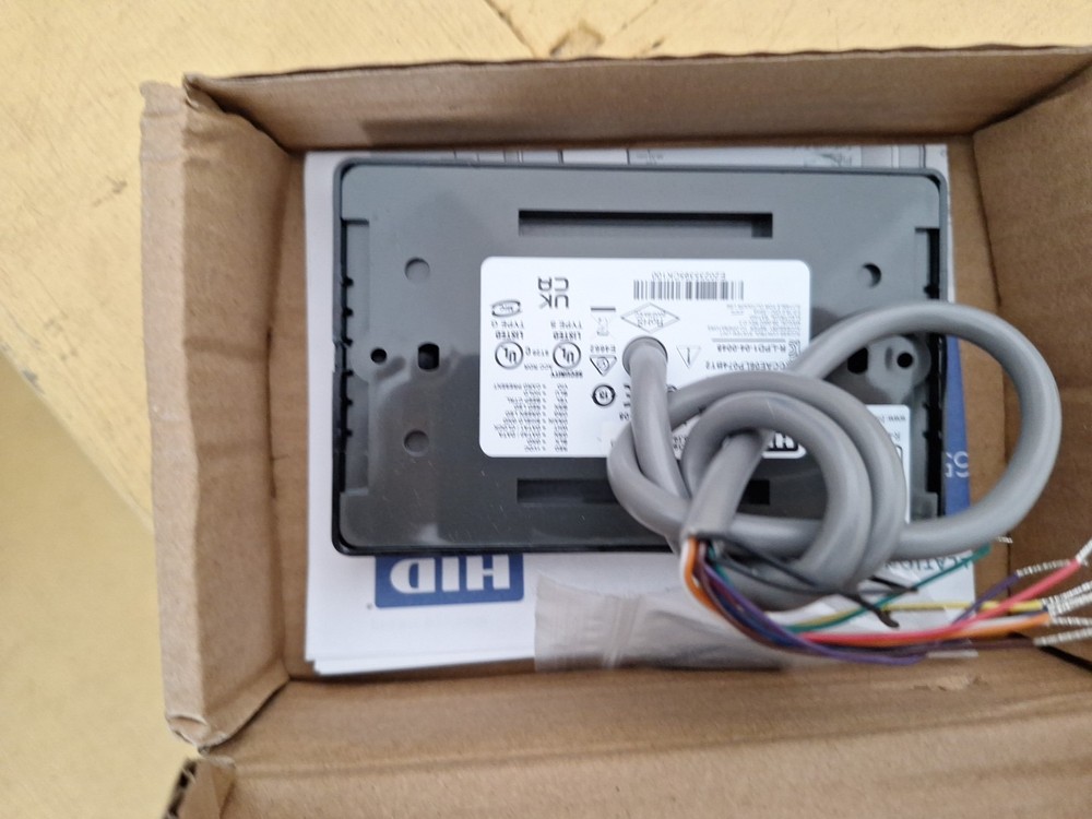 HID Prox Thinline II - Wall Switch Reader - 5395CK100-K1110