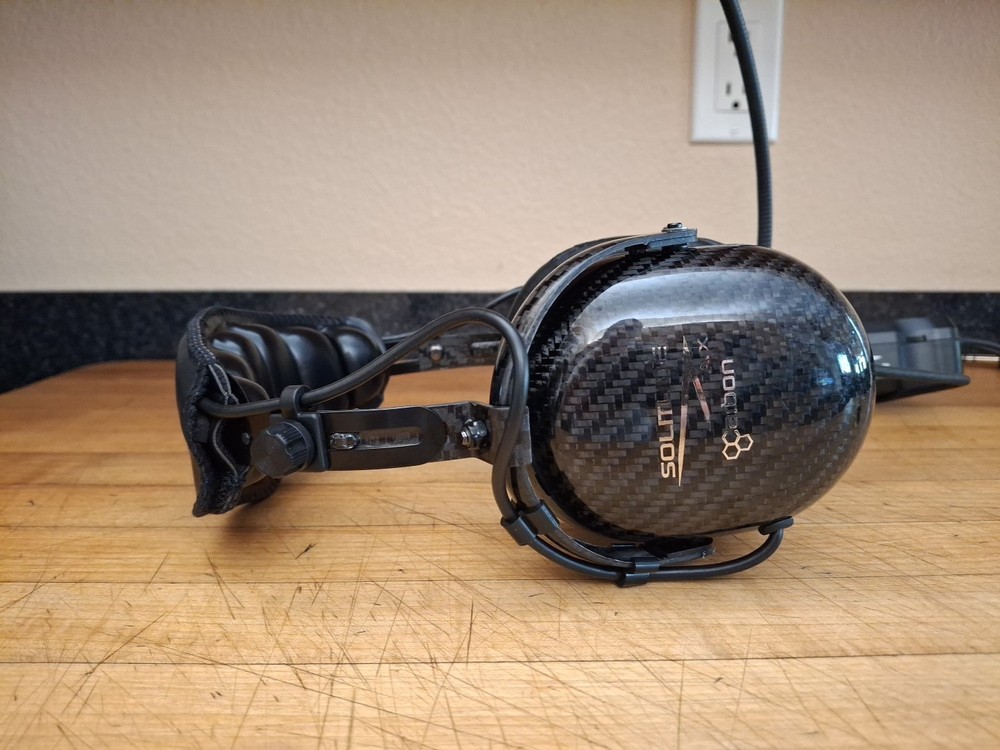 Solitude Carbon AVX Airplane Headset with Microphone