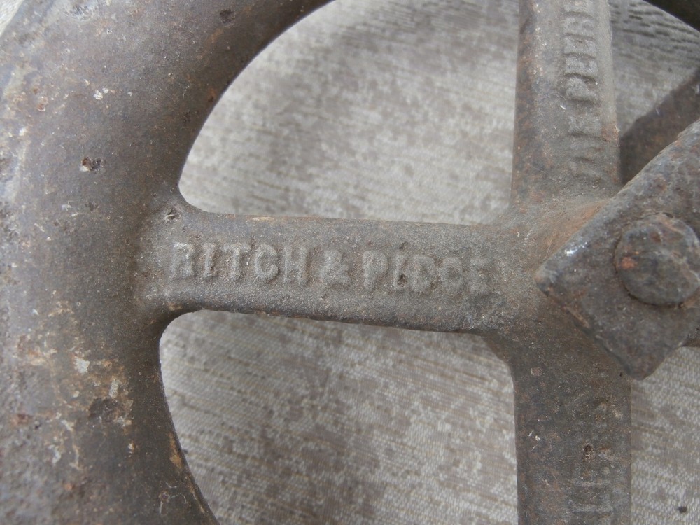 Vintage Cast Iron Ridge Pidge Pulley