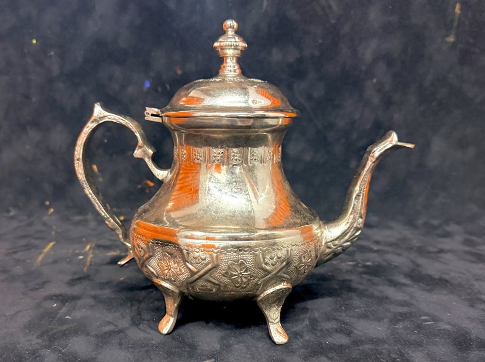 Moroccan Teapot Vintage Elegant Hand Engraved Silver Plated