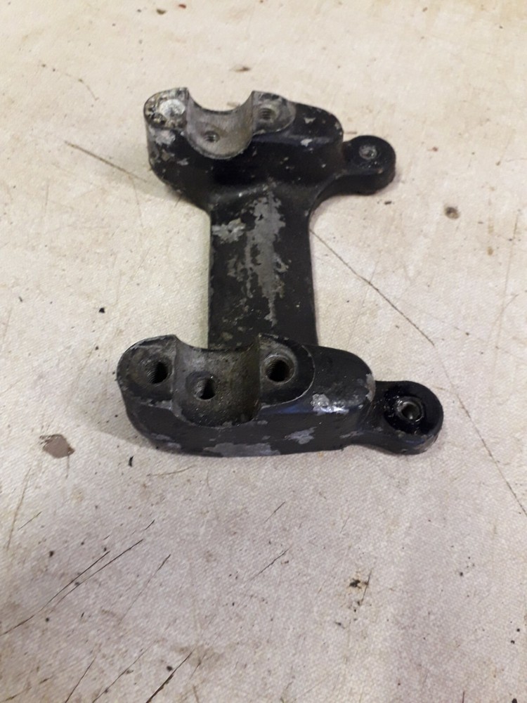 HONDA CB250 SUPERDREAM HANDLEBAR BRACKET