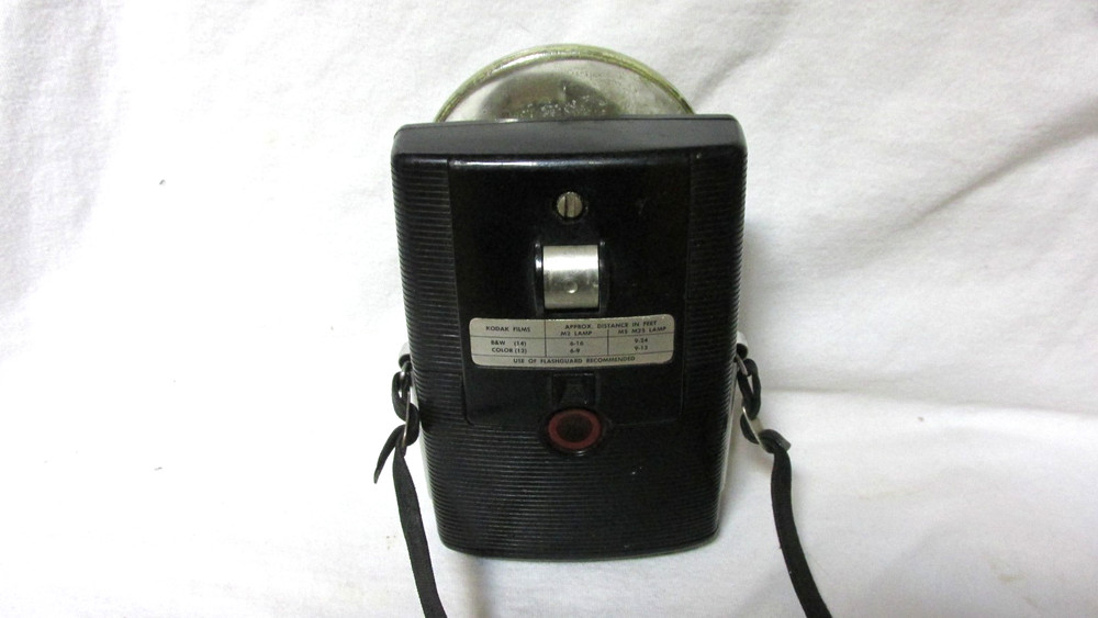 VINTAGE LATE 1950s KODAK STARFLASH CAMERA