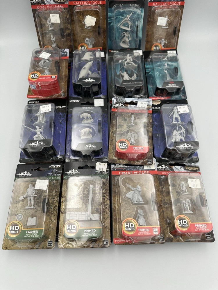 Dungeons and Dragons Miniatures Lot - 46 Misc Figures