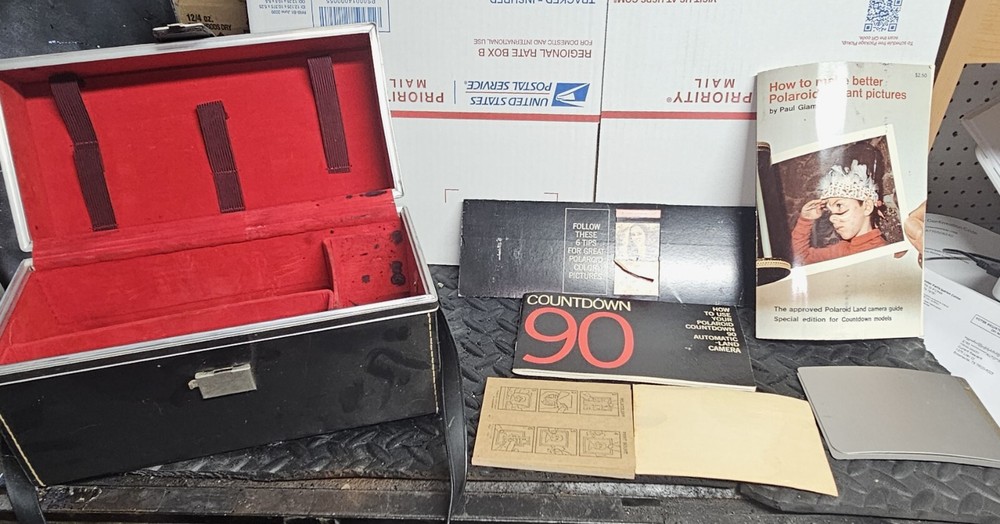 Polaroid Countdown 90 Automatic Land Camera W/Case And Accessories Not Untested!