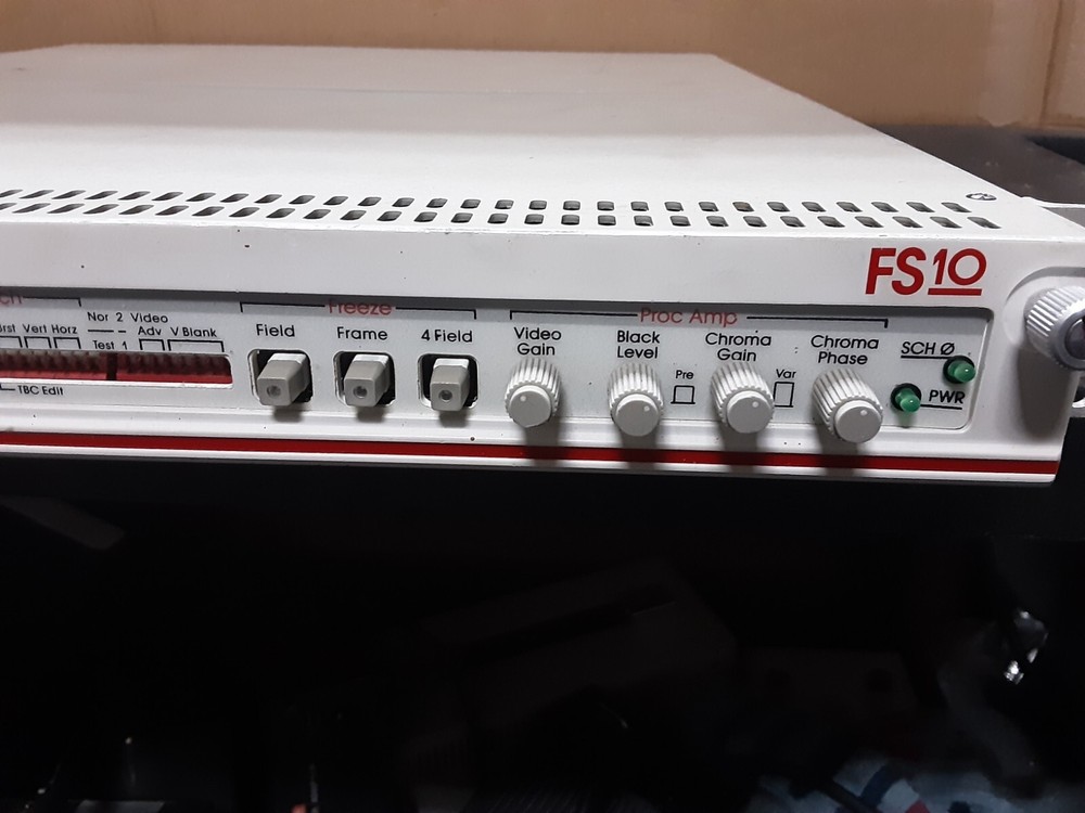 MICROTIME video signal SYNCHRONIZER FS10