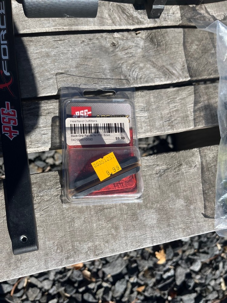 pse full throttle 70lb/29in draw compound bow with extras