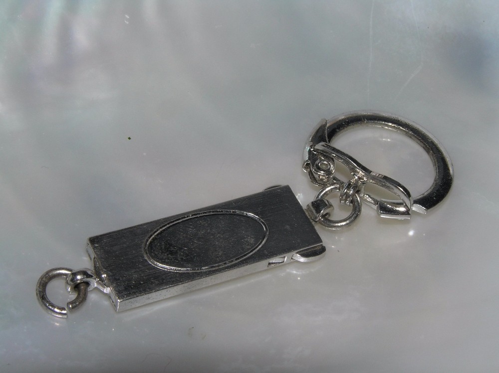 Vintage Engravable Silvertone Rectangle Key Ring with Clasp to Remove Ring From