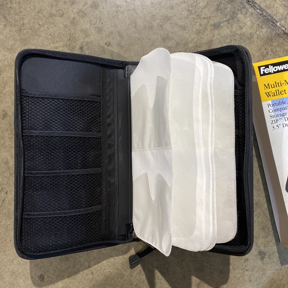 Fellowes Multi-Media Wallet, 32 Disc- DVD Holder Case