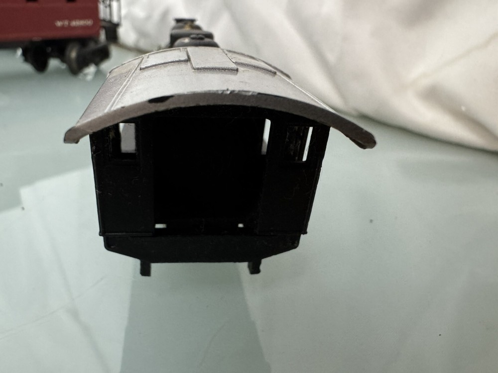 AT & SF Ho Train Engine UNTESTED