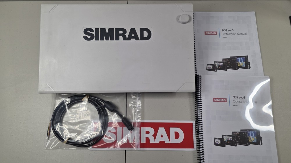 Simrad NSS16 evo3 16” MFD Chartplotter Fishfinder – Excellent Condition_