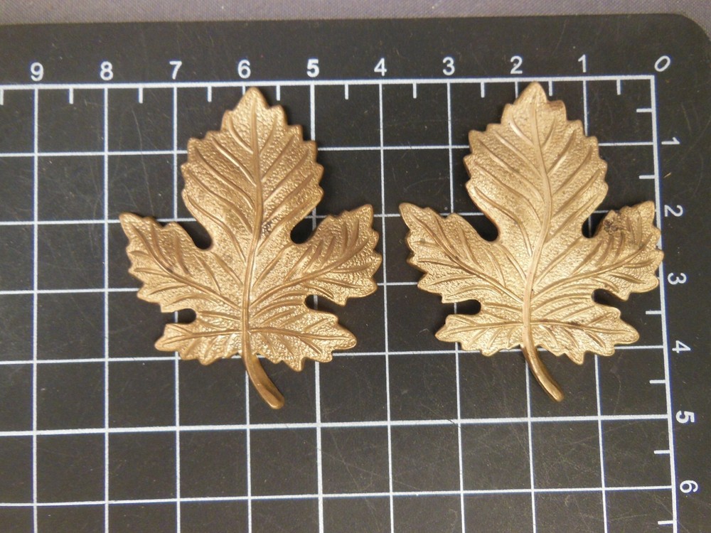 Maple Leaf (x2) Brass stamping jewelry finding (osb0053)