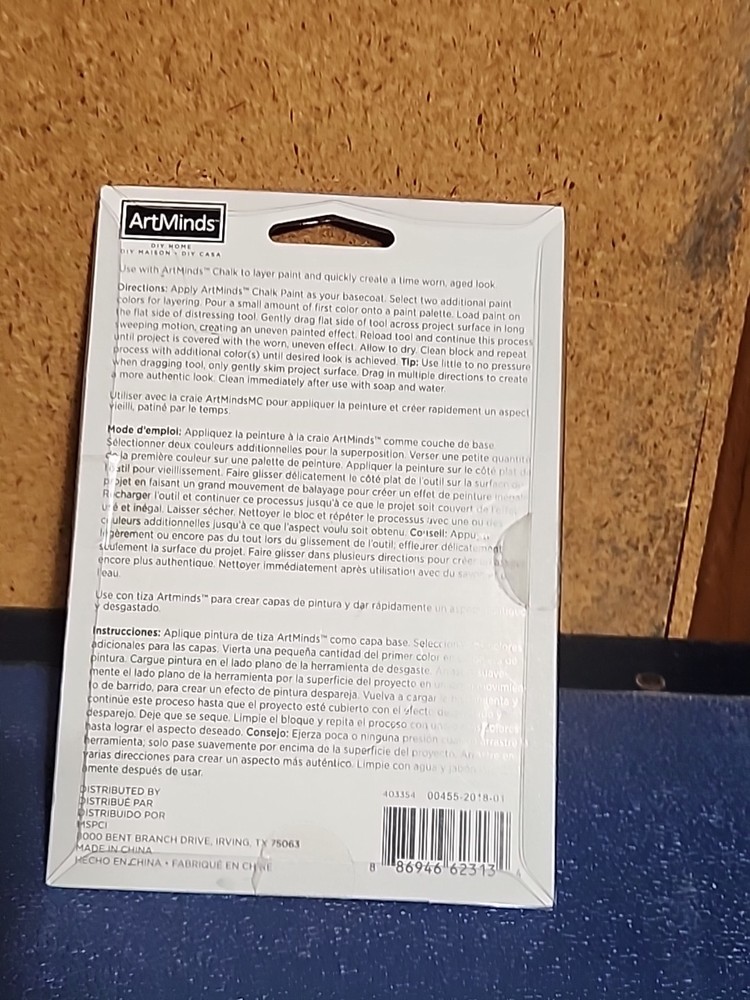ArtMinds Distressing Tool for layering and worn effects