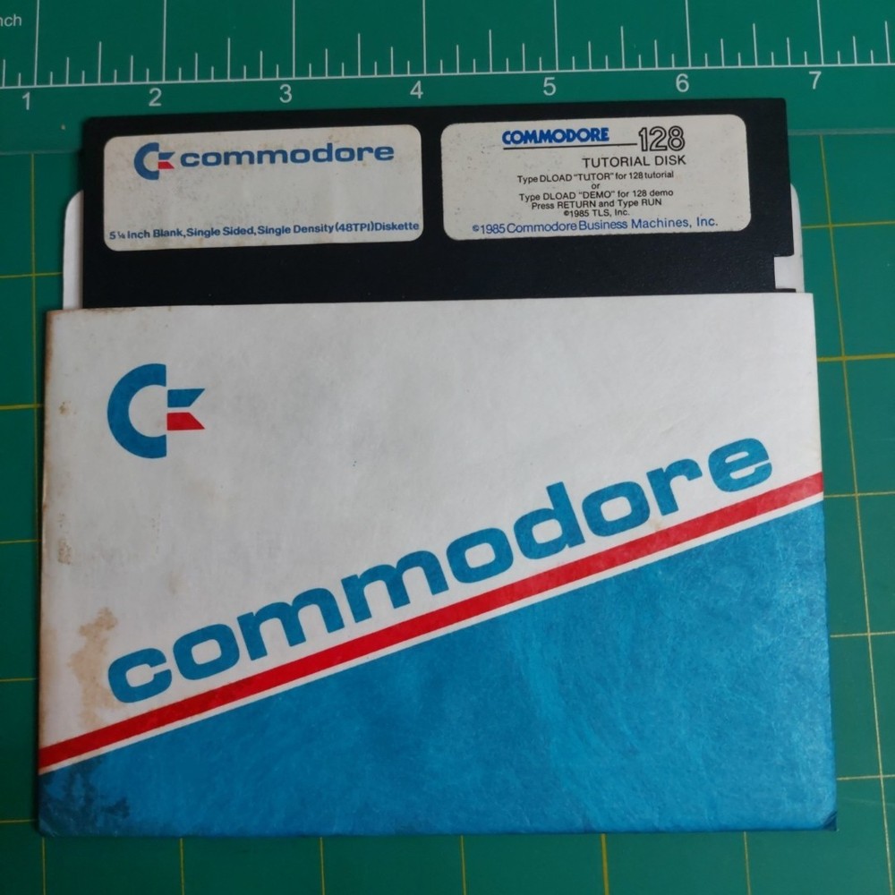 Commodore 128 Tutorial 1985  Test/Demo 5.25" Disk Disc