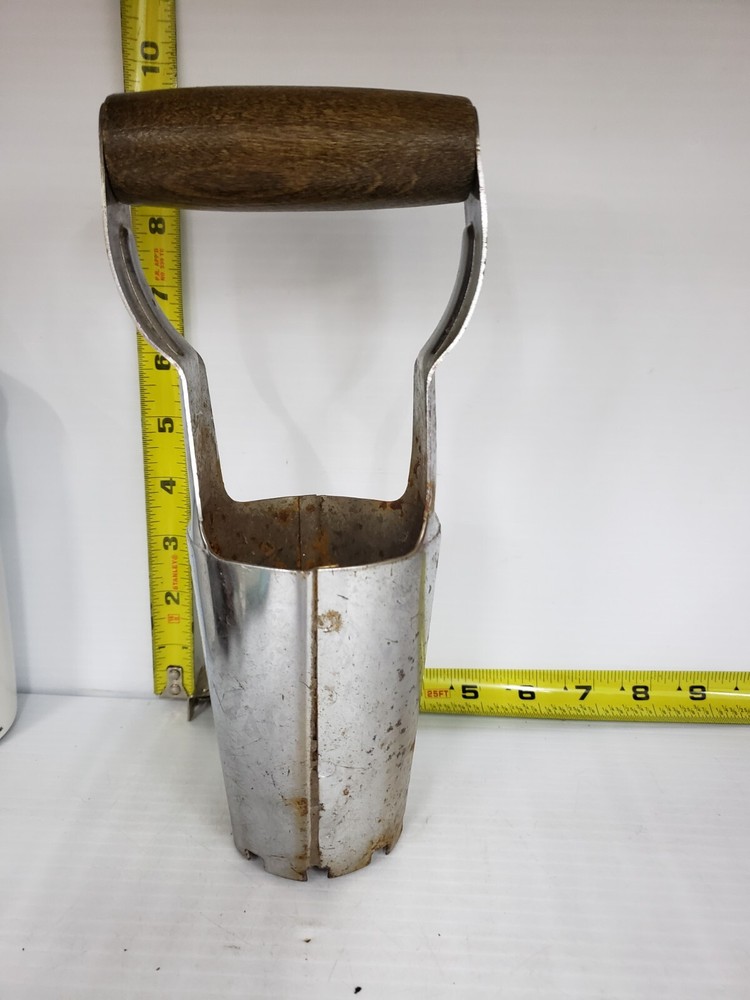 Vintage hall Heavy Metal Bulb Planter Tool