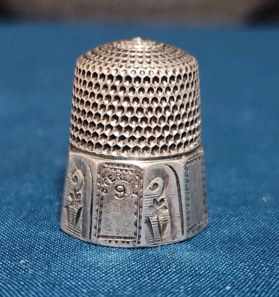 Antique Simons Bro Co Sterling Silver Thimble Size 9 Panel Border