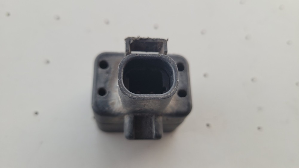GM Sensor 15750627 (Express and Savana vans)