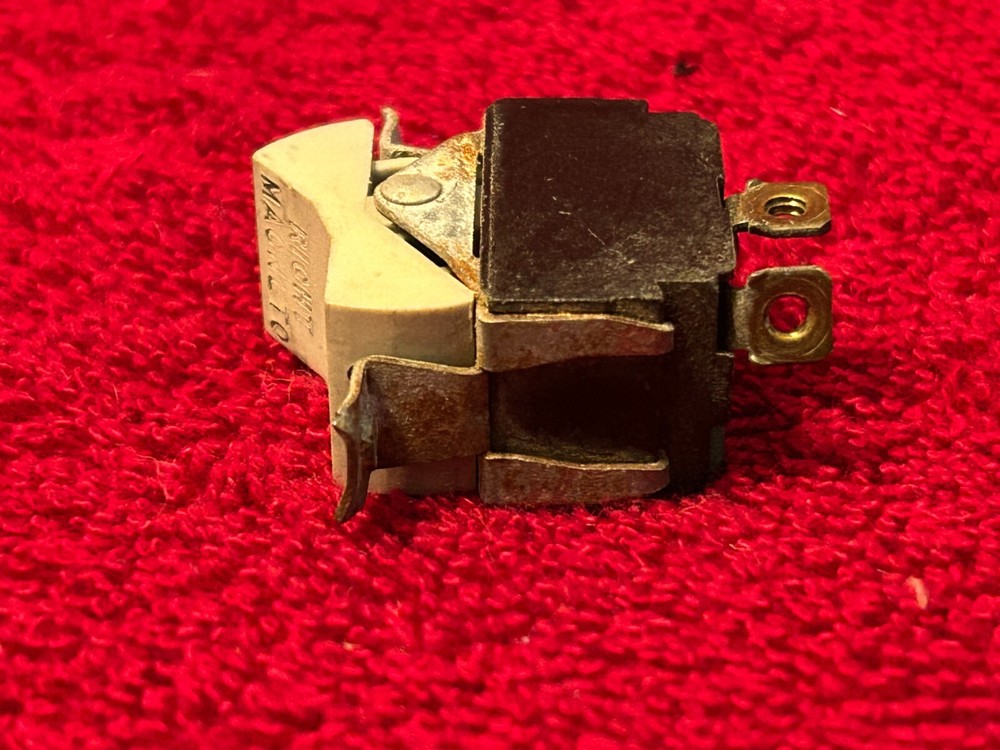 AIRCRAFT RIGHT MAGNETO ROCKER SWITCH