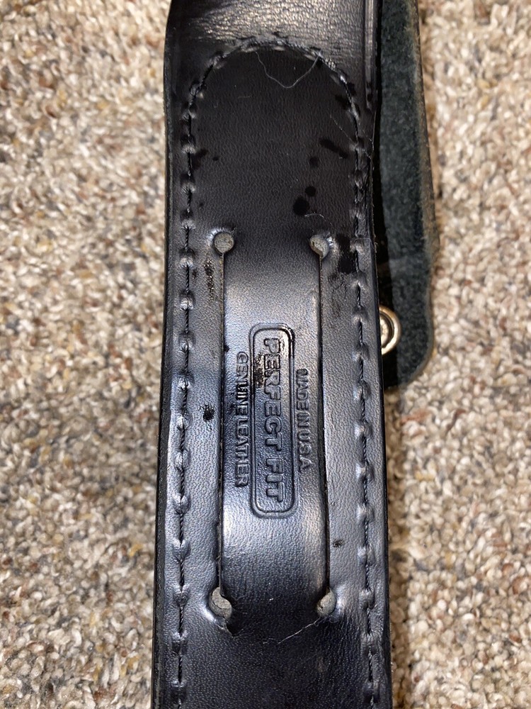 Perfect Fit Leather Flashlight Holder