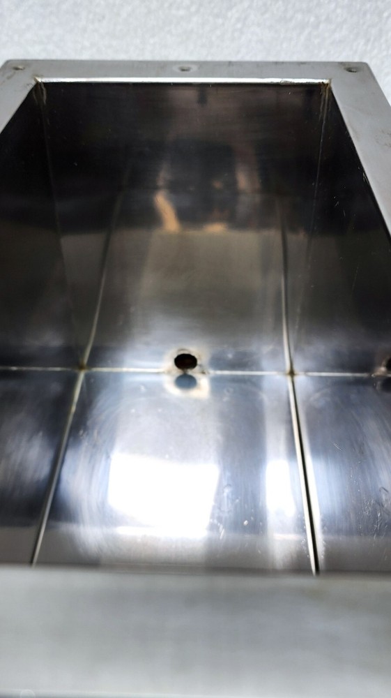 Lauda M3 Water Bath with cover -- NO CIRCULATOR