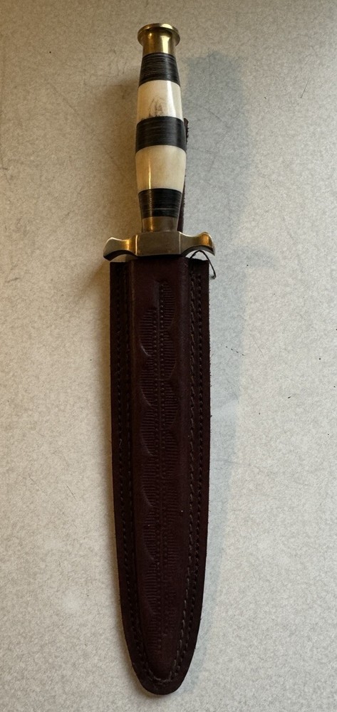 Unmarked Dagger With Leather Sheath