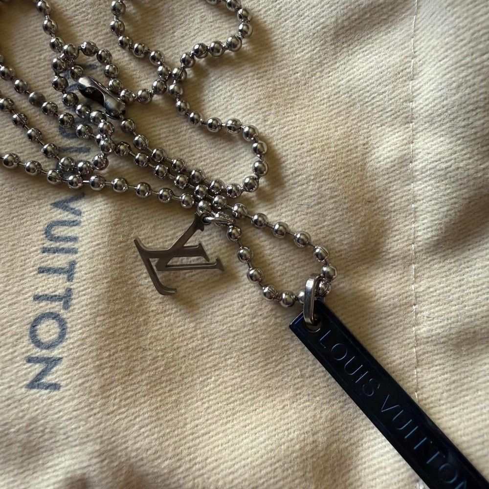 Louis Vuitton Galaxy Satellite Chain Silver Logo LV